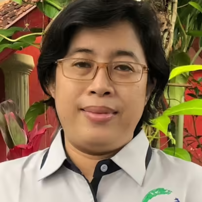 dr. Sari Mutia Timur